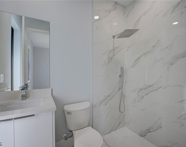 872 Spaulding Street E - Photo Thumbnail 21