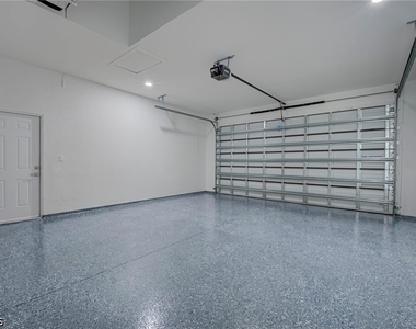 872 Spaulding Street E - Photo Thumbnail 25