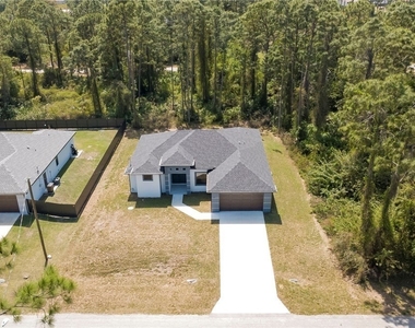 872 Spaulding Street E - Photo Thumbnail 1