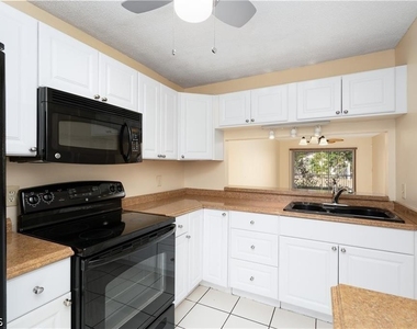 4608 Se 4th Place - Photo Thumbnail 3