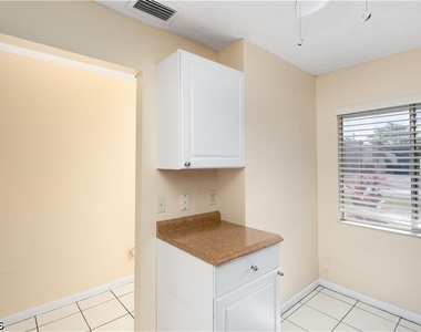 4608 Se 4th Place - Photo Thumbnail 4