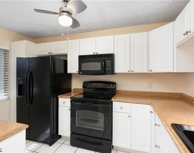 4608 Se 4th Place - Photo Thumbnail 2