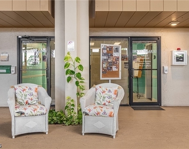 7430 Lake Breeze Drive - Photo Thumbnail 40