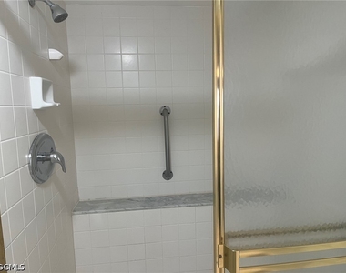 7430 Lake Breeze Drive - Photo Thumbnail 8
