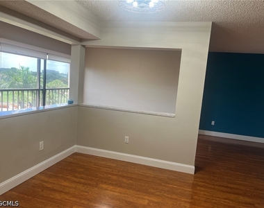 7430 Lake Breeze Drive - Photo Thumbnail 2