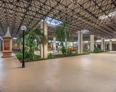 7430 Lake Breeze Drive - Photo Thumbnail 27