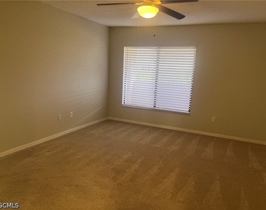 7430 Lake Breeze Drive - Photo Thumbnail 11