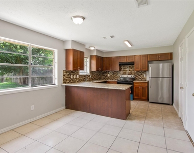 11710 Old Telegraph Road - Photo Thumbnail 9