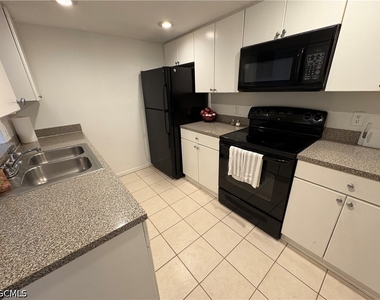 12626 Kenwood Lane - Photo Thumbnail 3
