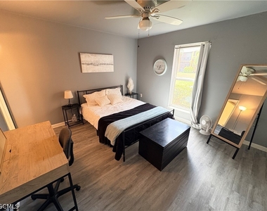 12626 Kenwood Lane - Photo Thumbnail 20