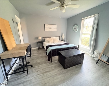 12626 Kenwood Lane - Photo Thumbnail 6