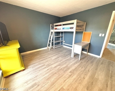 12626 Kenwood Lane - Photo Thumbnail 8
