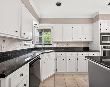 4003 W Valley Drive - Photo Thumbnail 12