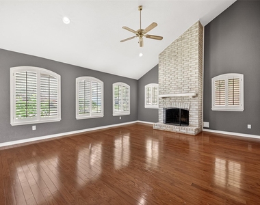 4003 W Valley Drive - Photo Thumbnail 4