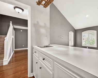 4003 W Valley Drive - Photo Thumbnail 8