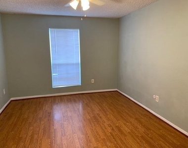 1500 Bay Area Boulevard - Photo Thumbnail 17