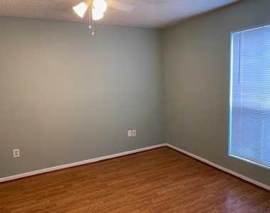 1500 Bay Area Boulevard - Photo Thumbnail 13