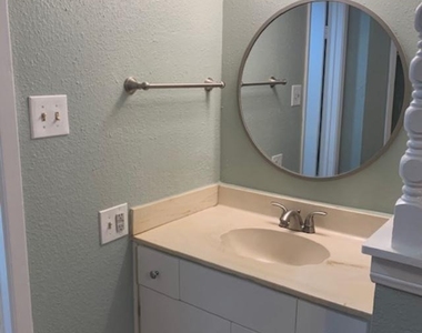 1500 Bay Area Boulevard - Photo Thumbnail 18