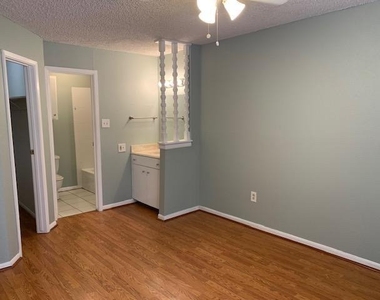 1500 Bay Area Boulevard - Photo Thumbnail 10
