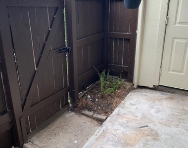 1500 Bay Area Boulevard - Photo Thumbnail 16