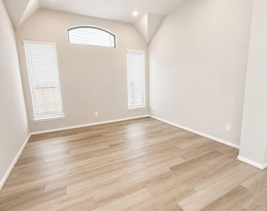 10519 Bright Cloud Drive - Photo Thumbnail 5
