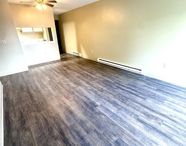 130 Eastern - Photo Thumbnail 2