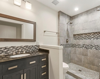 830 Seacliff Drive - Photo Thumbnail 12