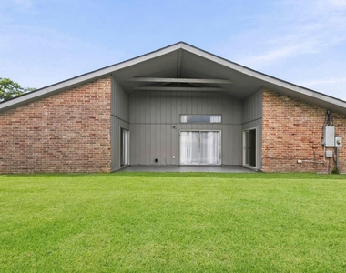 830 Seacliff Drive - Photo Thumbnail 16