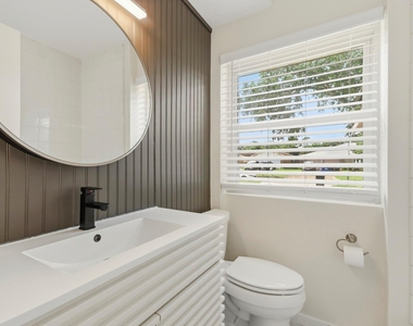 830 Seacliff Drive - Photo Thumbnail 9