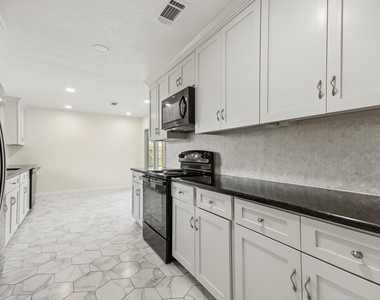 830 Seacliff Drive - Photo Thumbnail 8