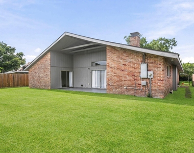 830 Seacliff Drive - Photo Thumbnail 15