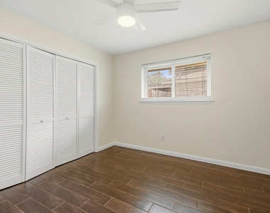 830 Seacliff Drive - Photo Thumbnail 11