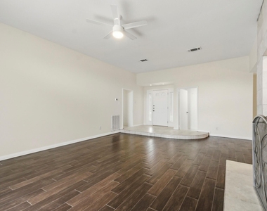 830 Seacliff Drive - Photo Thumbnail 6
