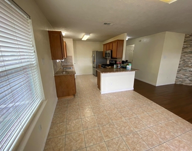 2818 Orchid Tree Lane - Photo Thumbnail 8