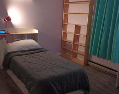 46 Townhouse - Photo Thumbnail 9
