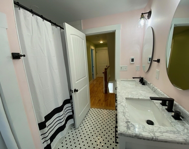 189 East Bow - Photo Thumbnail 15