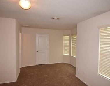 16807 Mammoth Springs Dr - Photo Thumbnail 12
