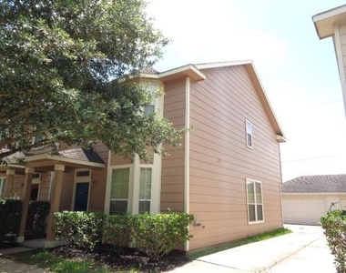 16807 Mammoth Springs Dr - Photo Thumbnail 2