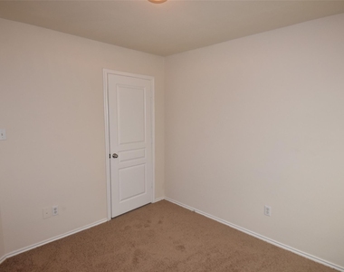 16807 Mammoth Springs Dr - Photo Thumbnail 15