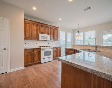 20834 Avery Cove Lane - Photo Thumbnail 11