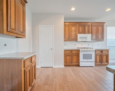 20834 Avery Cove Lane - Photo Thumbnail 12