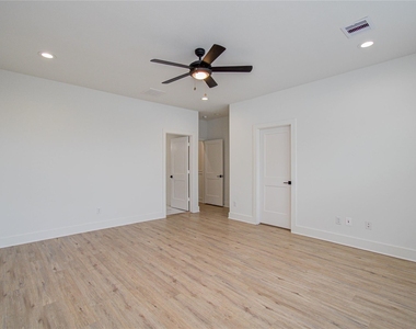 6420 Highland Pine Lane - Photo Thumbnail 17
