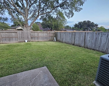 10303 Old Towne Lane - Photo Thumbnail 23