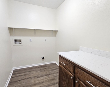 10303 Old Towne Lane - Photo Thumbnail 19
