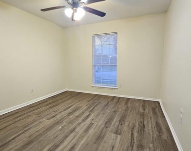 10303 Old Towne Lane - Photo Thumbnail 14