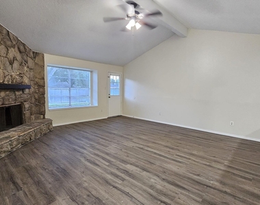 10303 Old Towne Lane - Photo Thumbnail 4