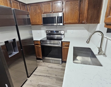 10303 Old Towne Lane - Photo Thumbnail 8
