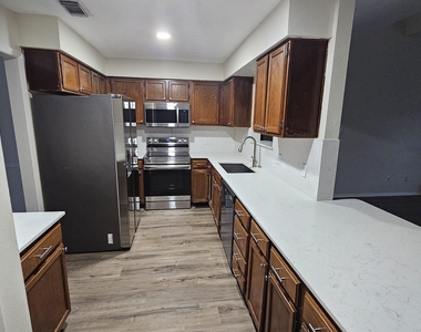 10303 Old Towne Lane - Photo Thumbnail 7