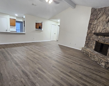 10303 Old Towne Lane - Photo Thumbnail 3