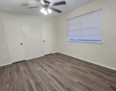 10303 Old Towne Lane - Photo Thumbnail 15